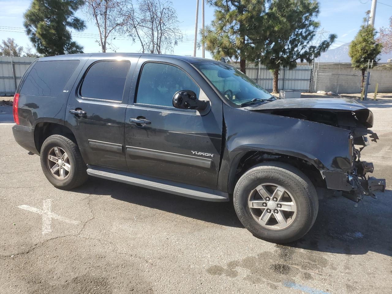 2013 GMC Yukon - Image 4