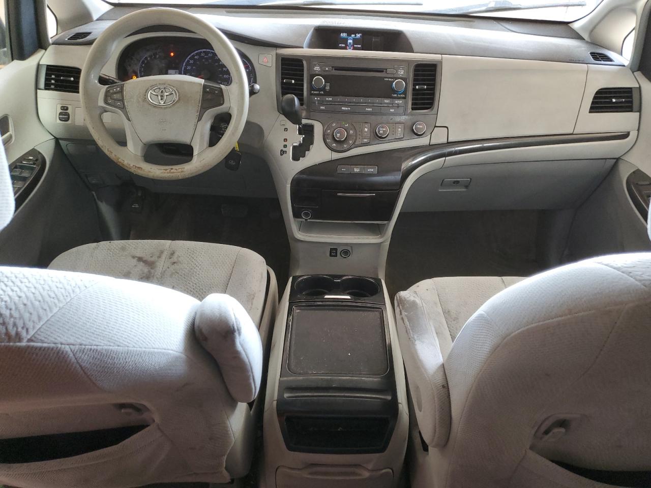 2012 Toyota Sienna - Image 8