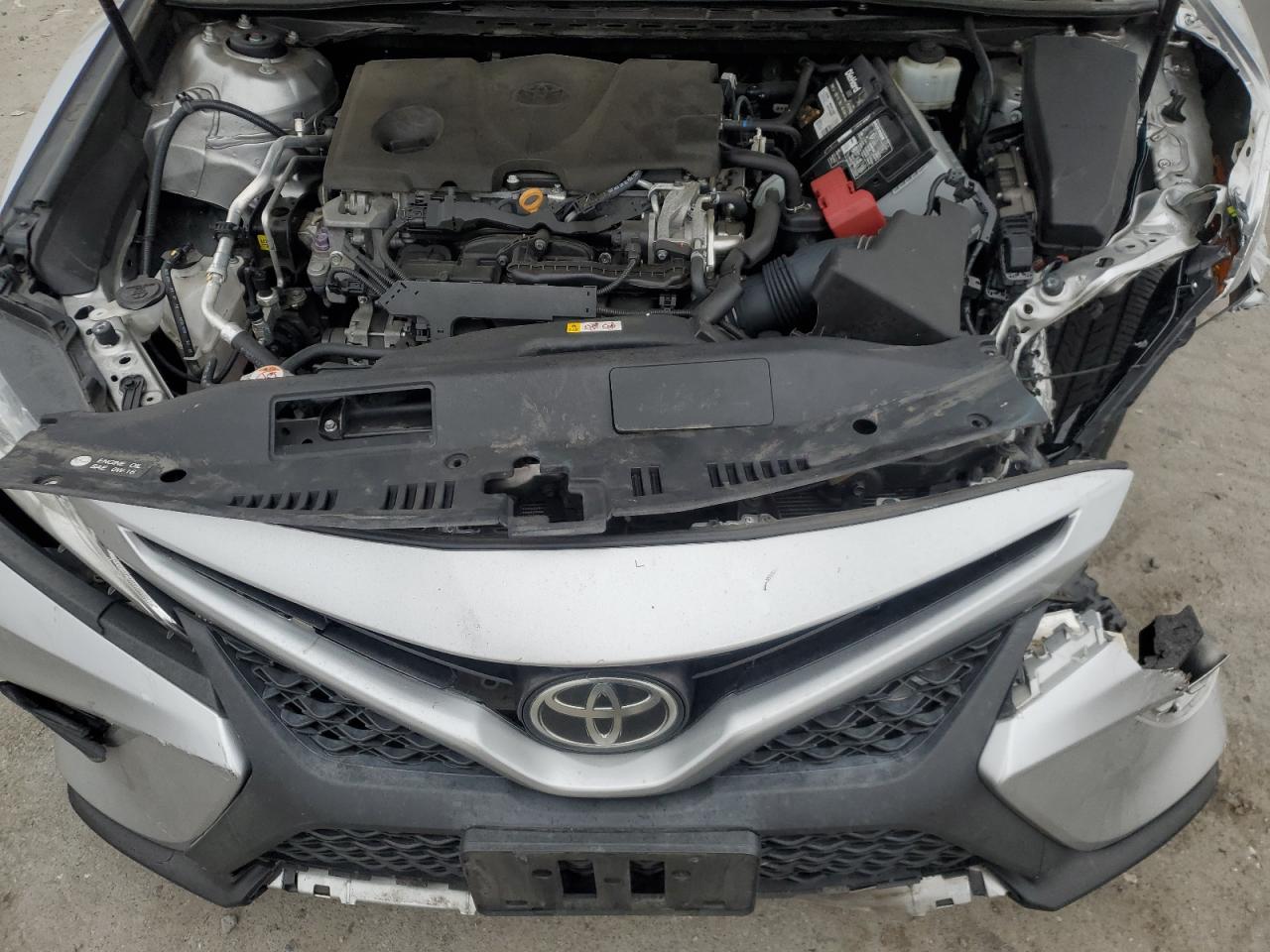 2019 Toyota Camry - Image 12