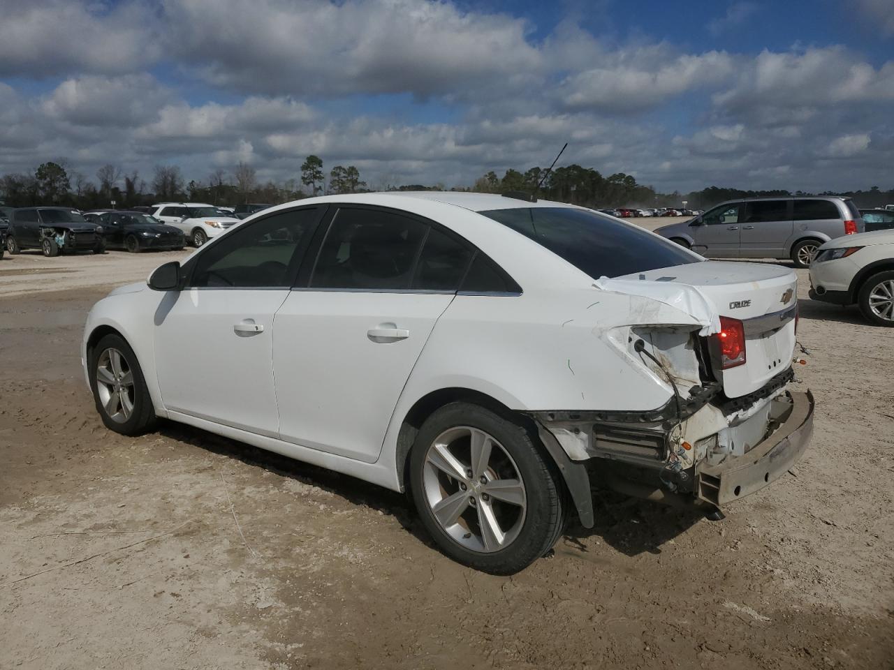 2015 Chevrolet Cruze - Image 2
