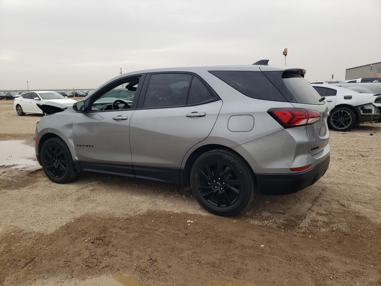 2023 Chevrolet Equinox - Image 2