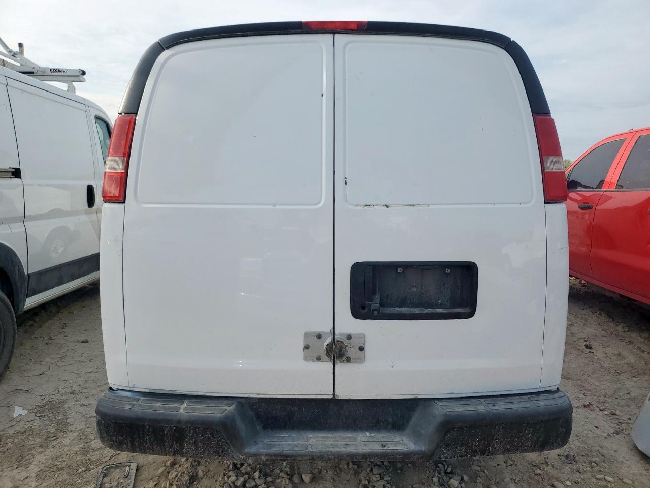 2015 Chevrolet Express - Image 6