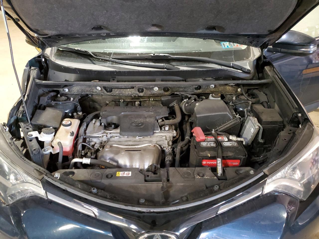 2018 Toyota RAV 4 - Image 12