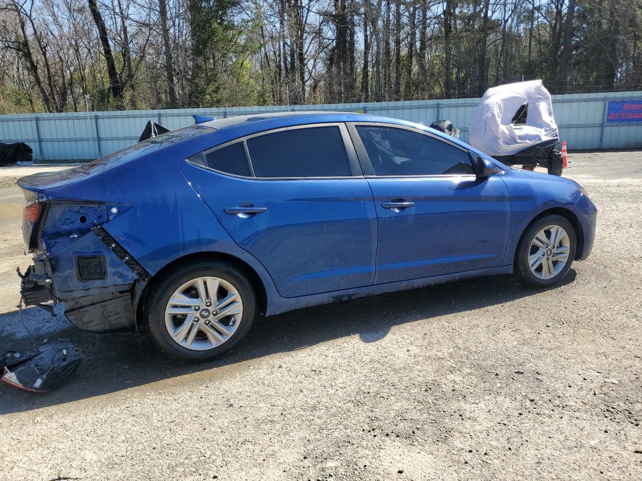 2020 Hyundai Elantra - Image 3