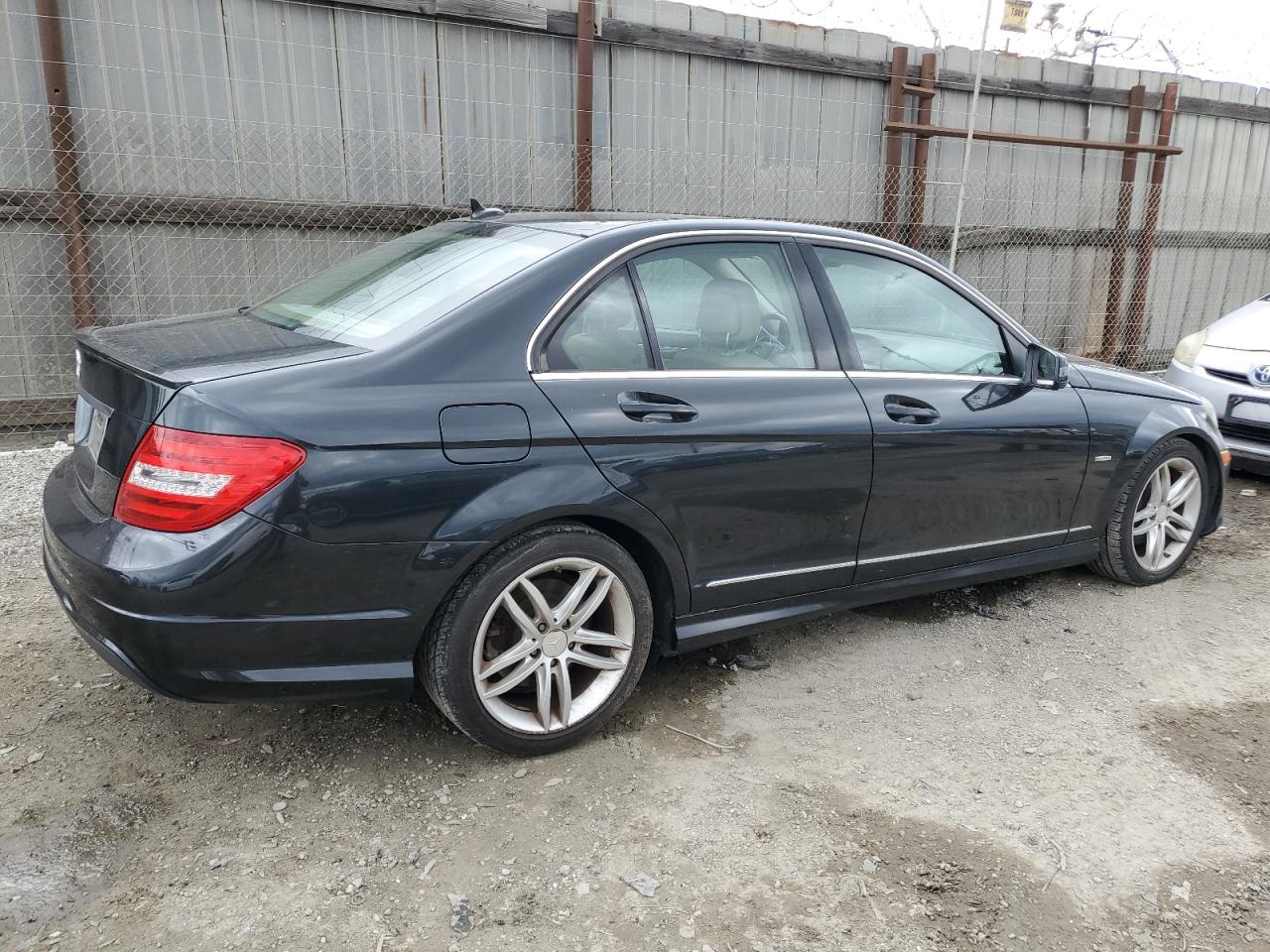2012 Mercedes-Benz C-klasse - Image 3