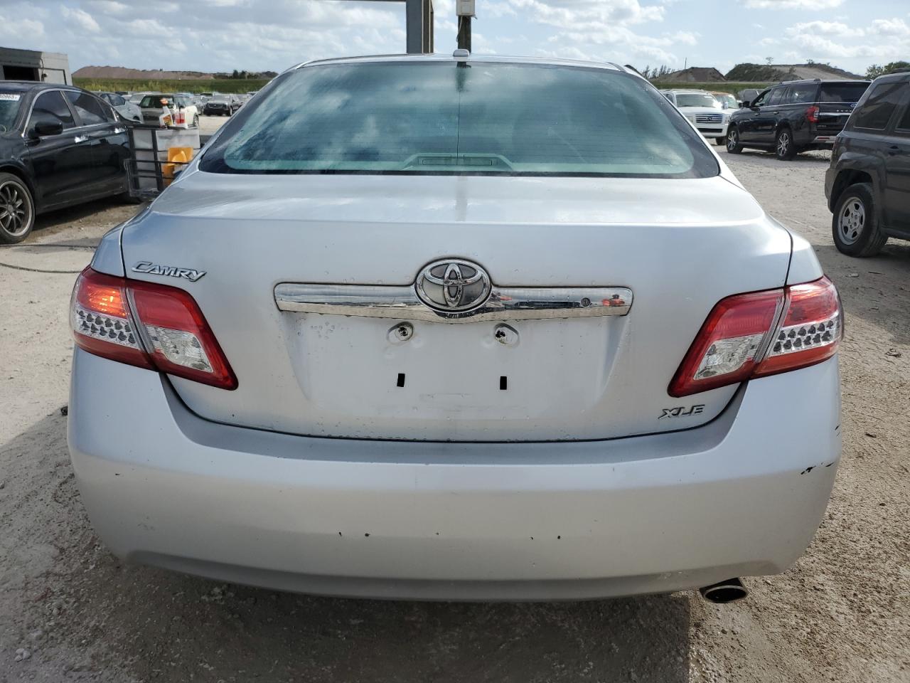 2010 Toyota Camry - Image 6