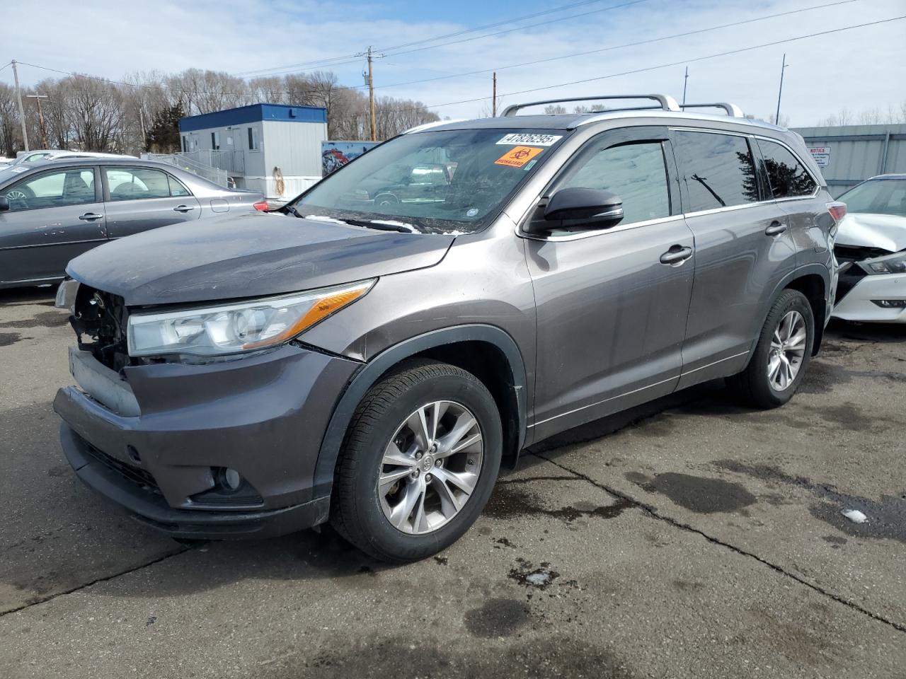 2015 Toyota Highlander - Image 1