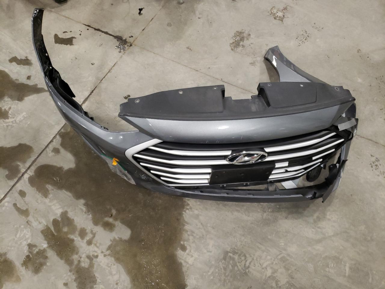 2018 Hyundai Elantra - Image 12