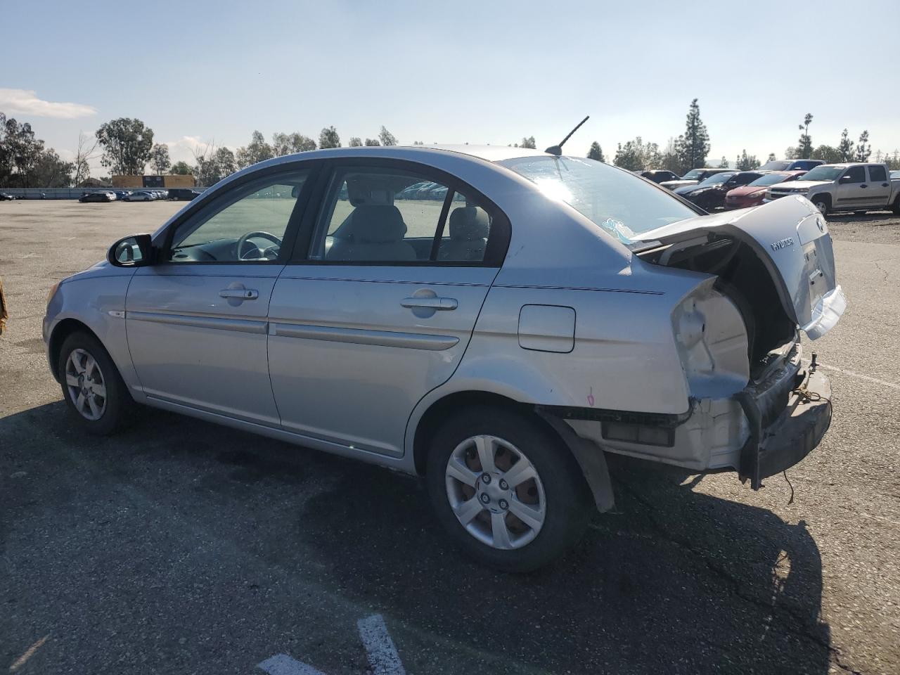 2007 Hyundai Accent - Image 2