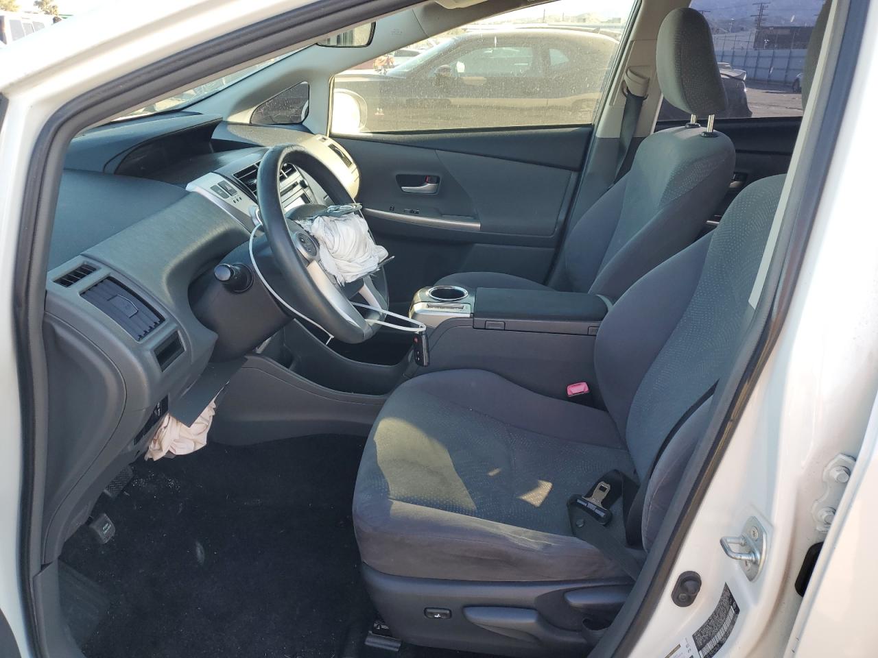 2013 Toyota Prius - Image 7