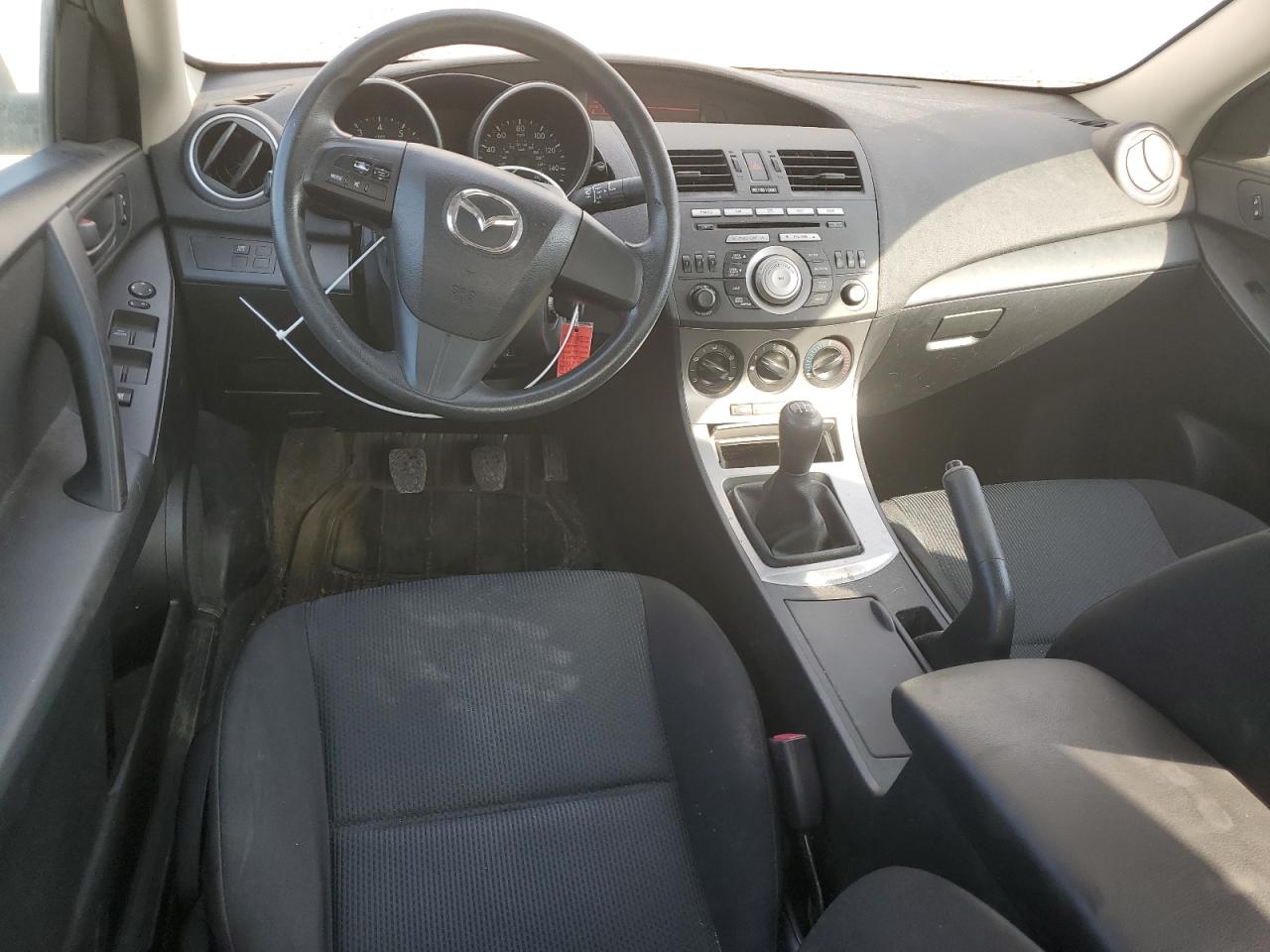 2011 Mazda 3 - Image 8