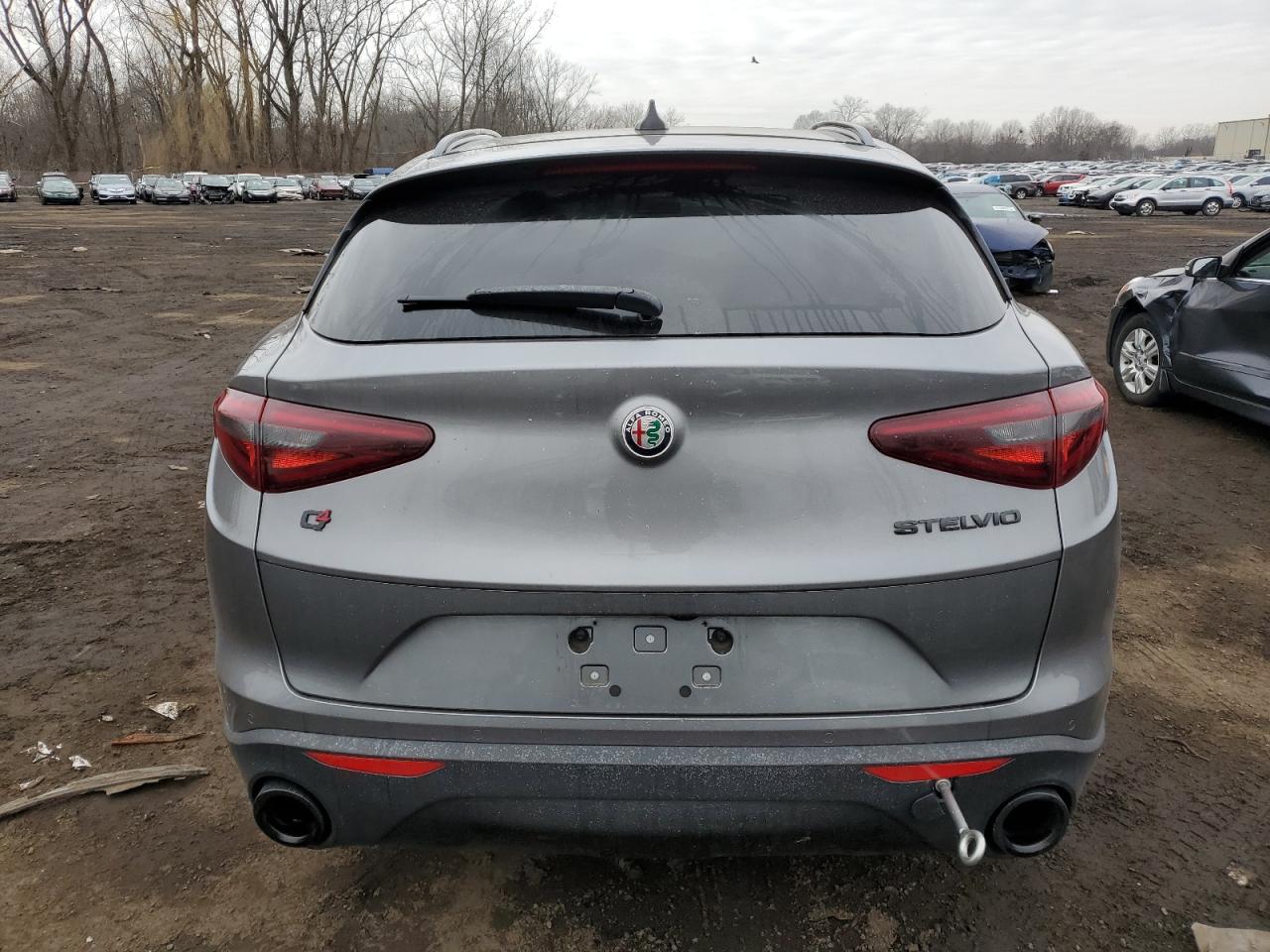 2020 Alfa Romeo Stelvio - Image 6