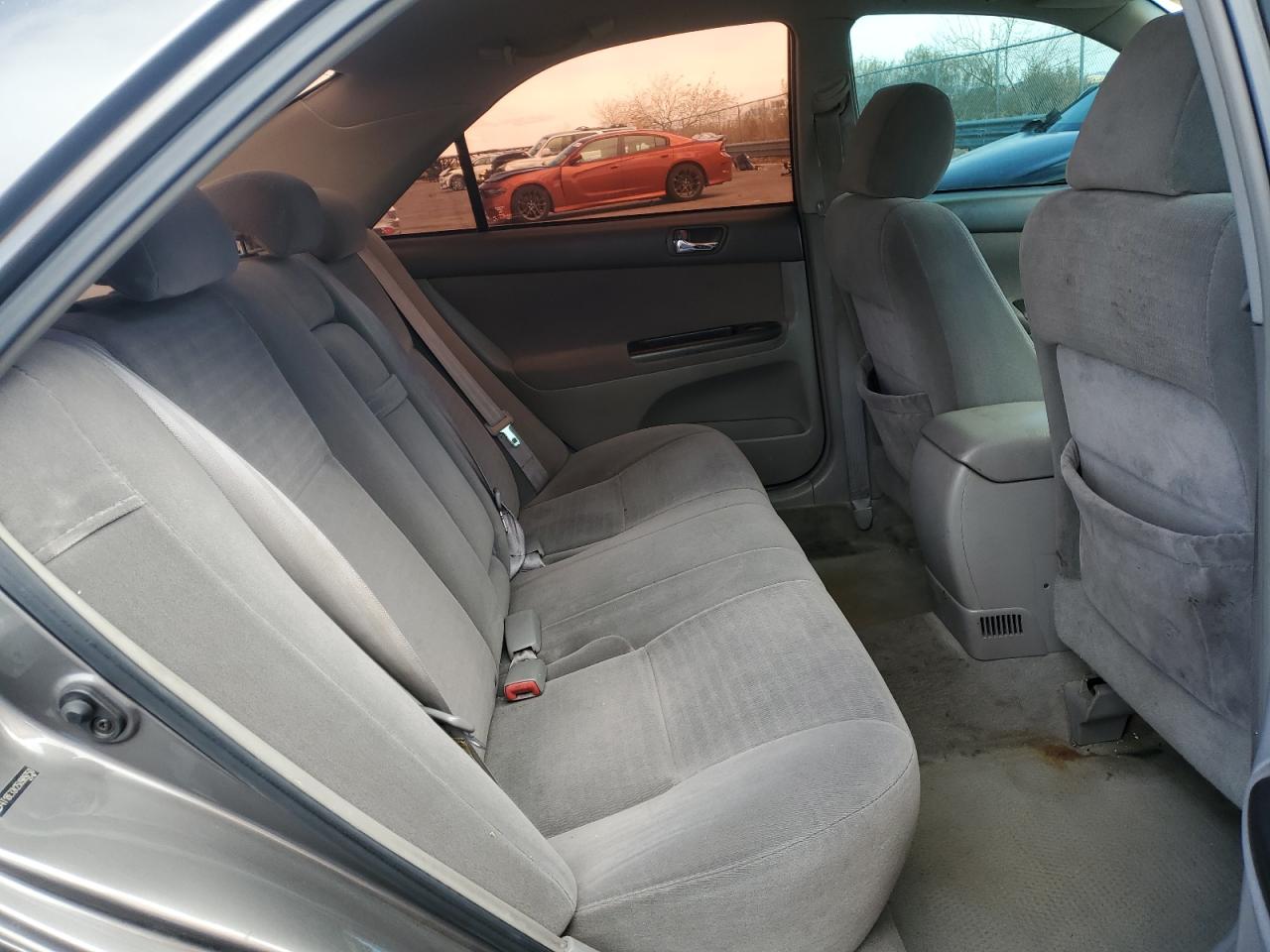 2005 Toyota Camry - Image 10