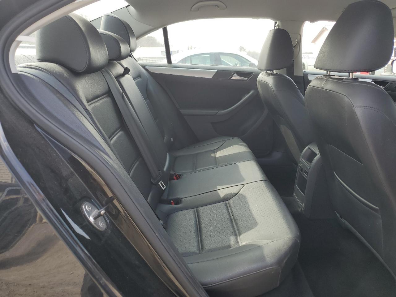 2014 Volkswagen Jetta - Image 10