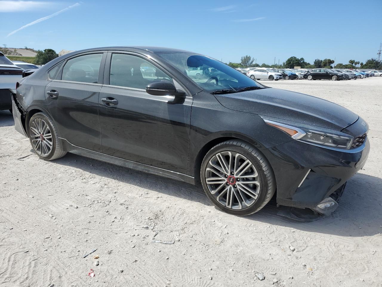 2022 Kia Forte - Image 4