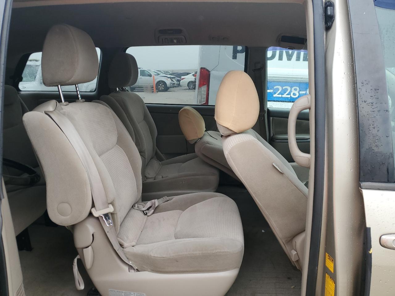 2009 Toyota Sienna - Image 11