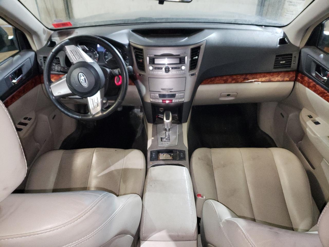 2011 Subaru Outback - Image 8