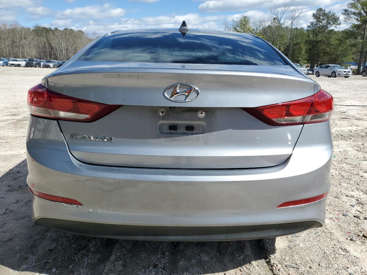 2017 Hyundai Elantra - Image 6