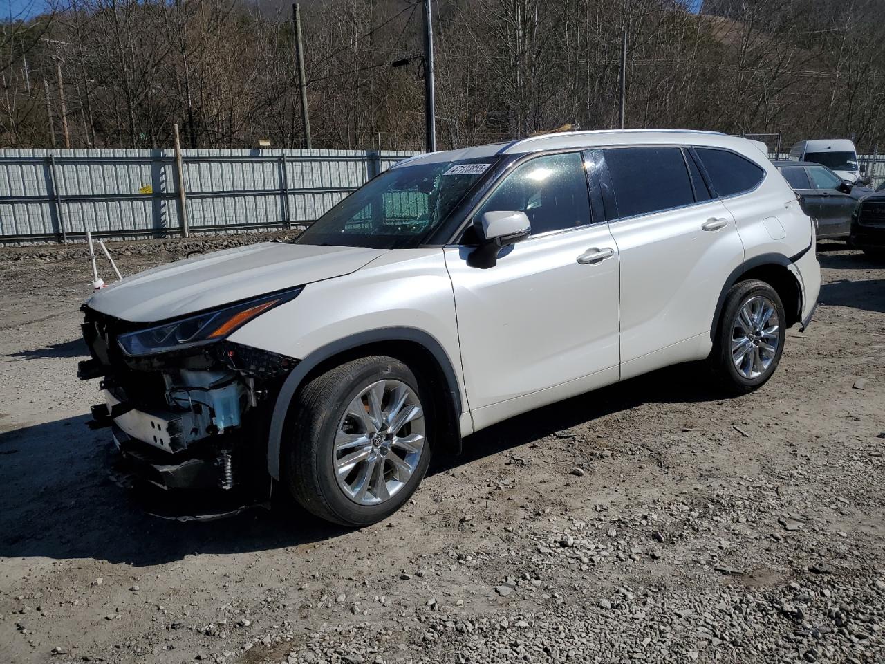 2020 Toyota Highlander Limited for Sale in Hurricane, WV - Front End