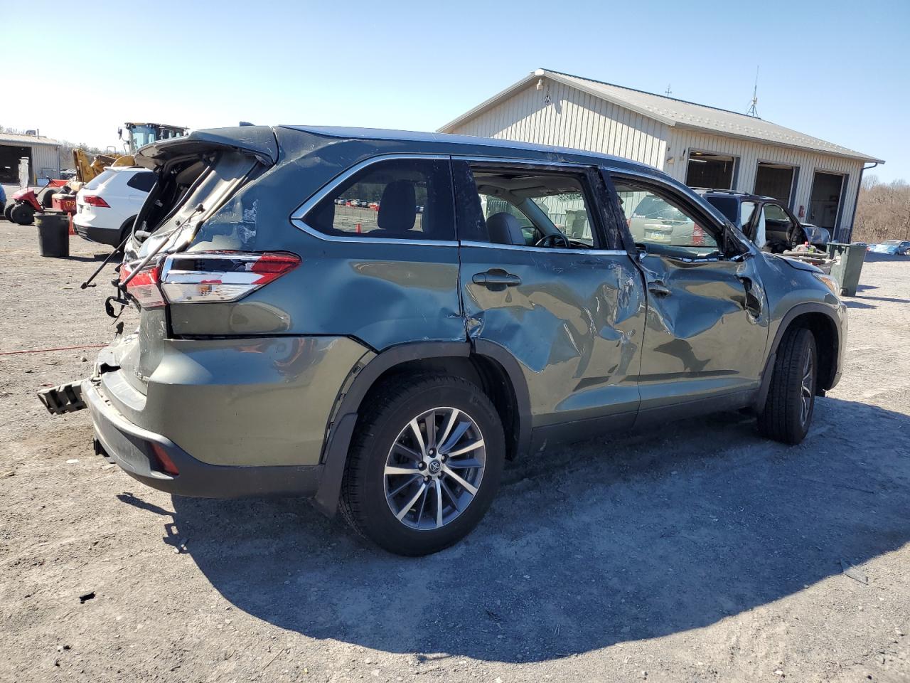 2019 Toyota Highlander - Image 3