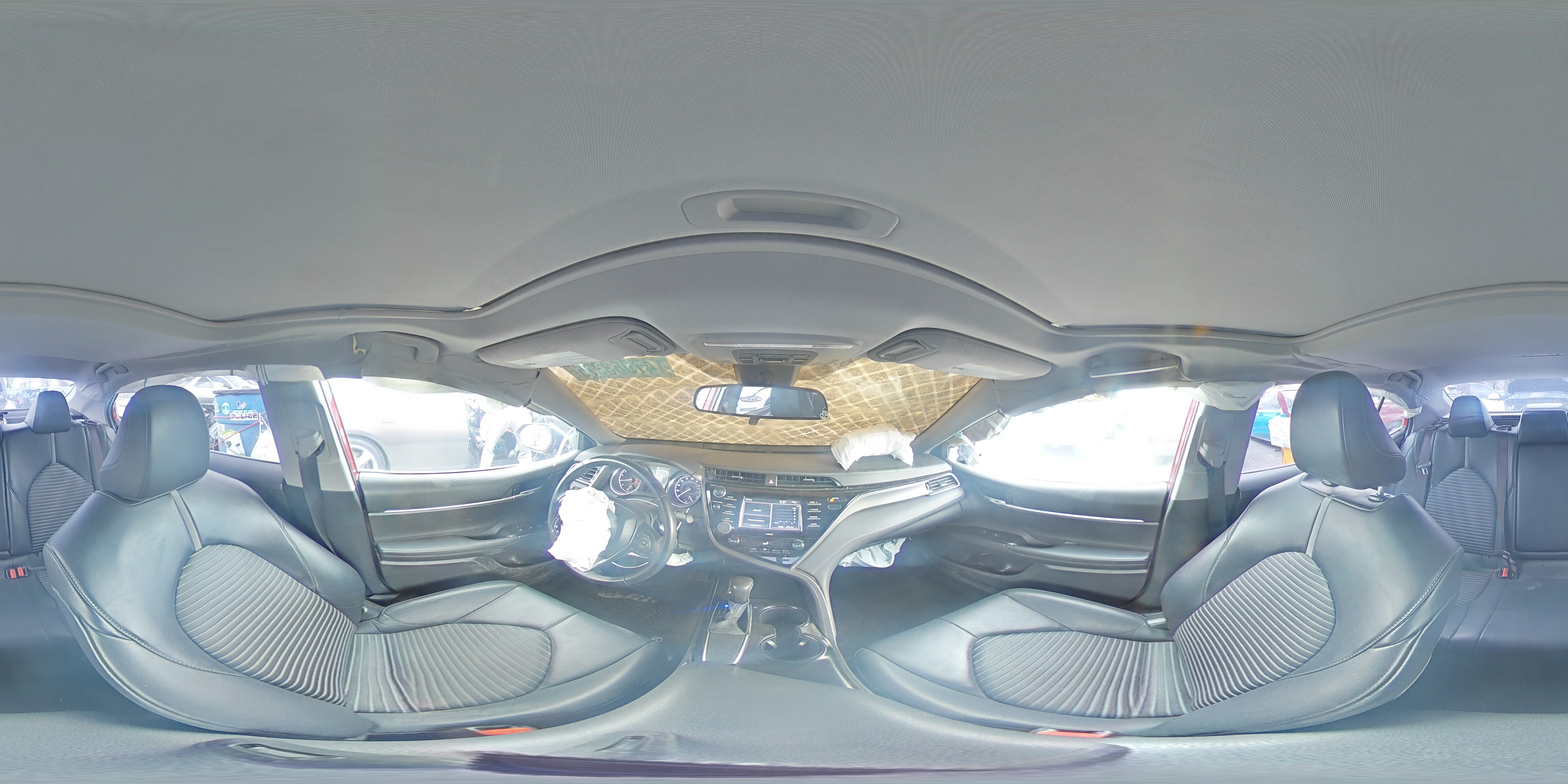 2020 Toyota Camry - Image 12