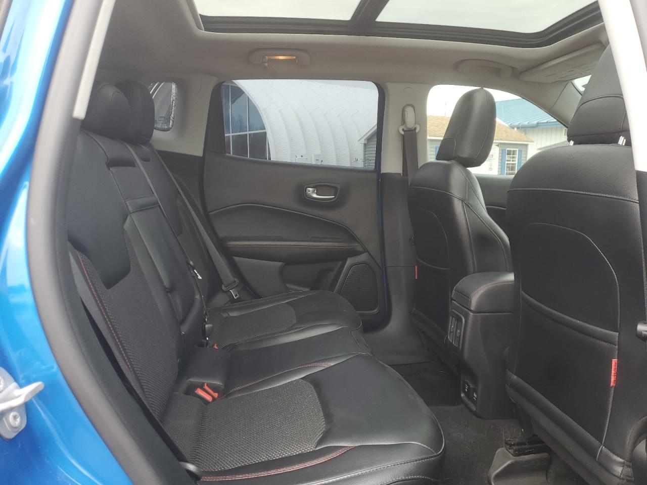 2017 Jeep Compass - Image 11