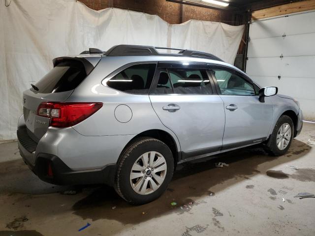  SUBARU OUTBACK 2018 Srebrny