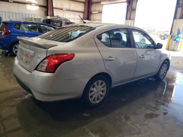  NISSAN VERSA 2017 Srebrny