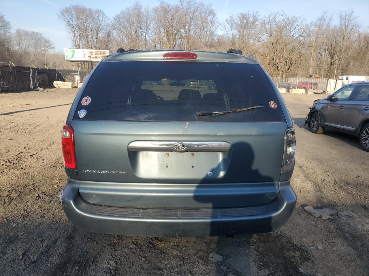 2005 Chrysler Town & Country - Image 6