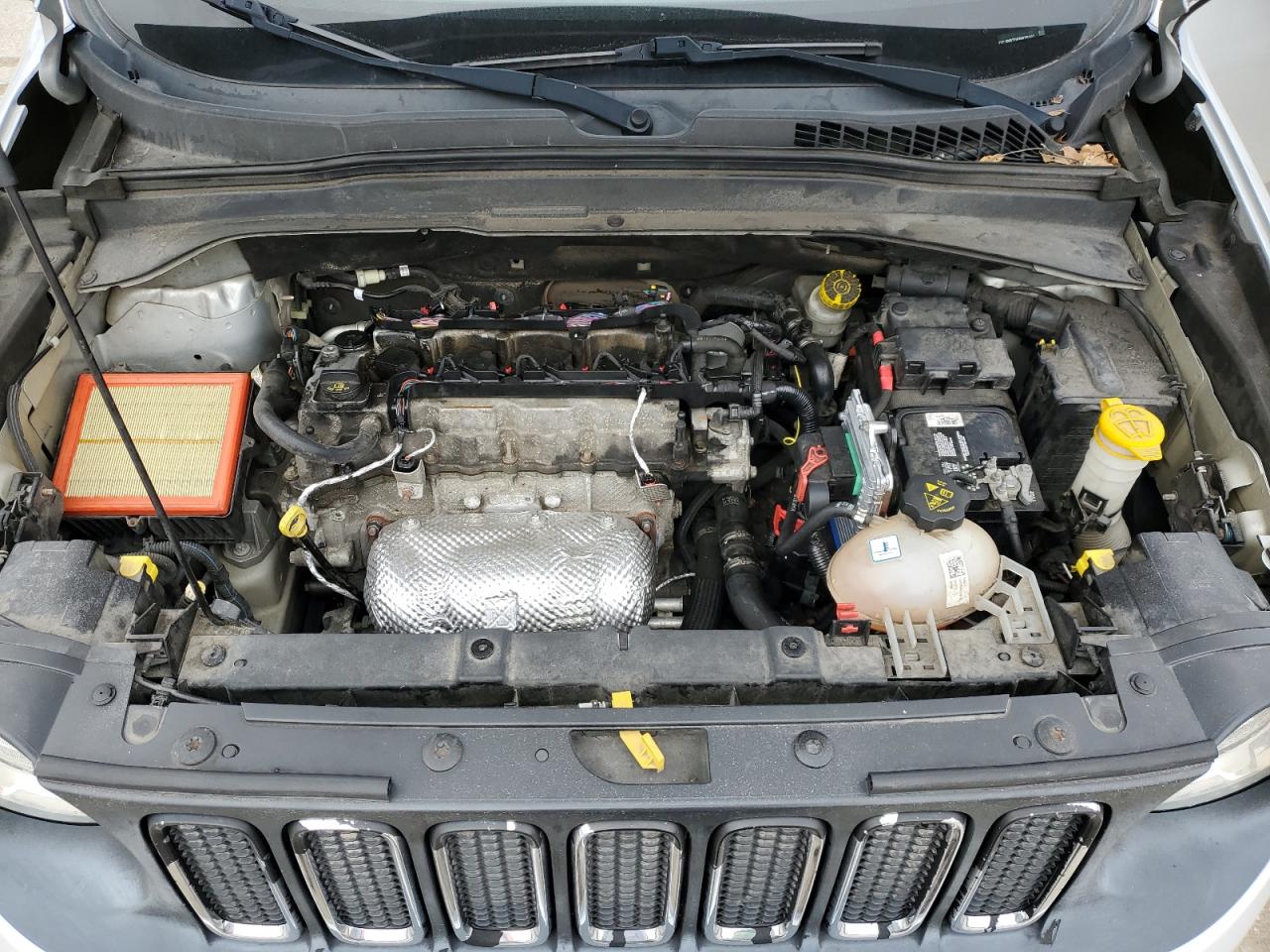 2015 Jeep Renegade - Image 12