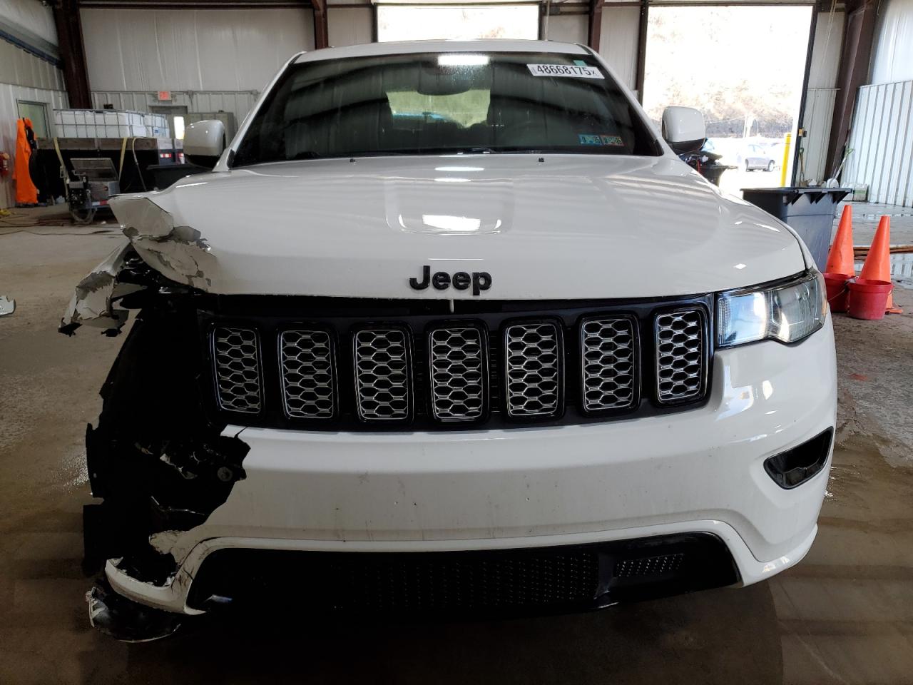 2017 Jeep Grand Cherokee - Image 5
