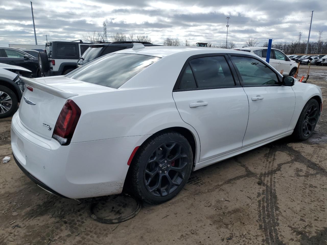2019 Chrysler 300 - Image 3