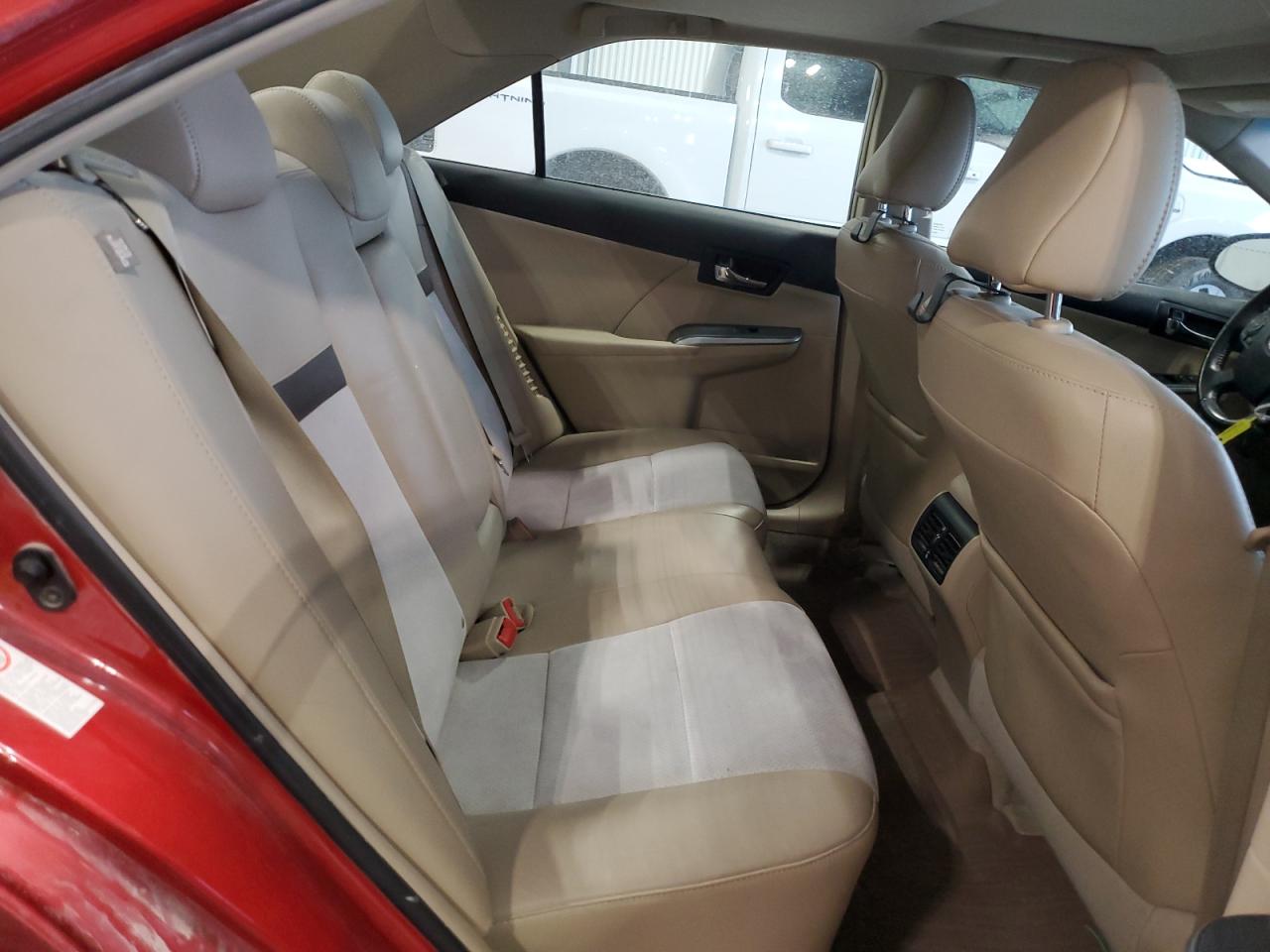 2012 Toyota Camry - Image 10