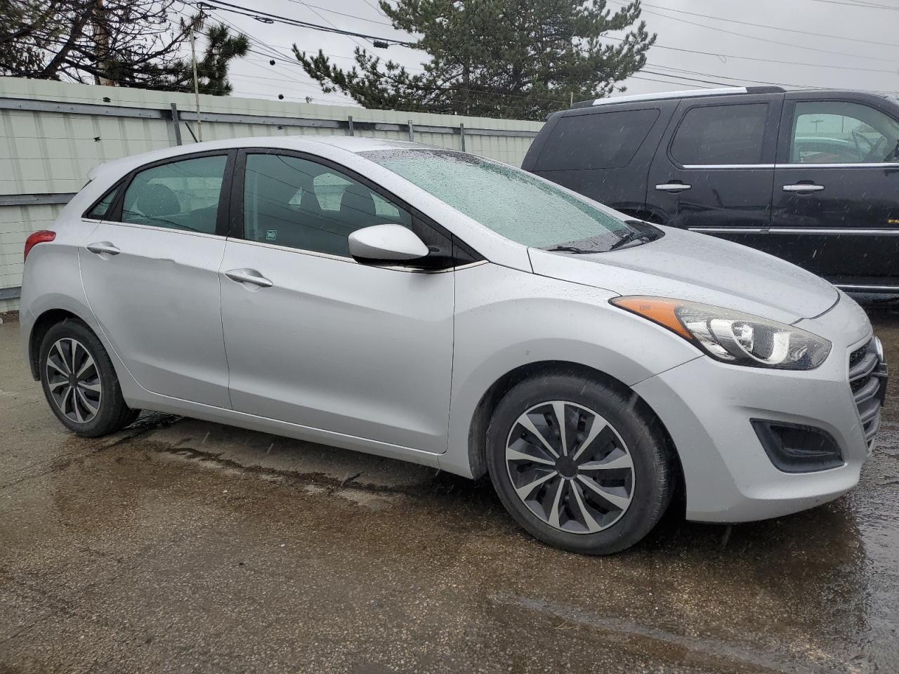 2016 Hyundai Elantra - Image 4