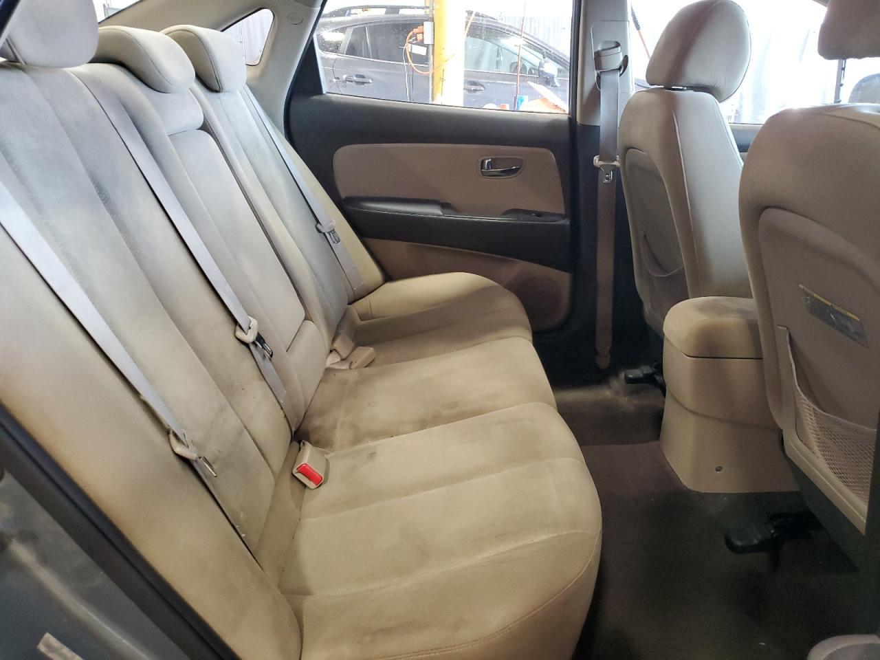 2010 Hyundai Elantra - Image 10
