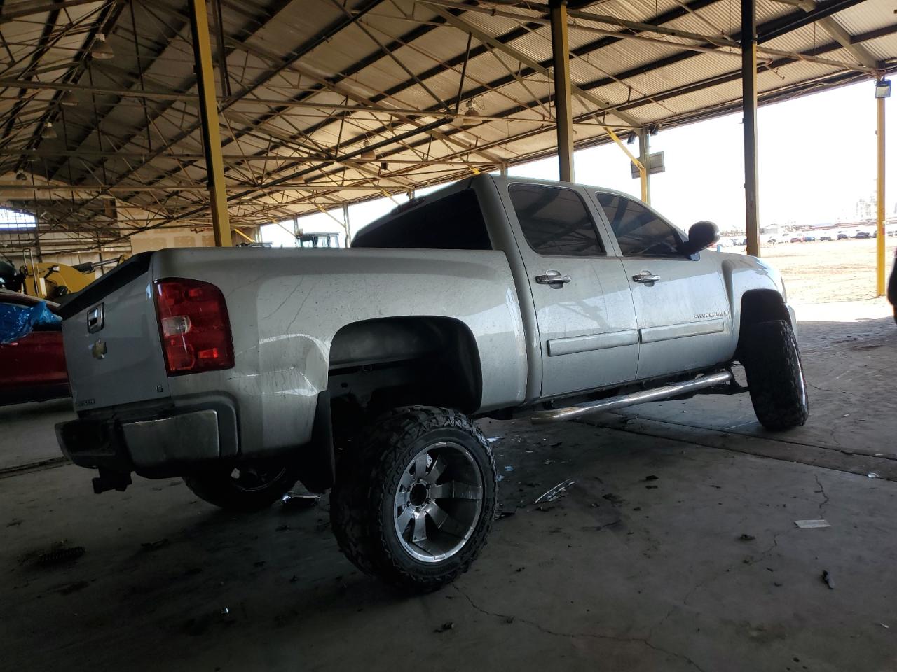 2007 Chevrolet Silverado - Image 3