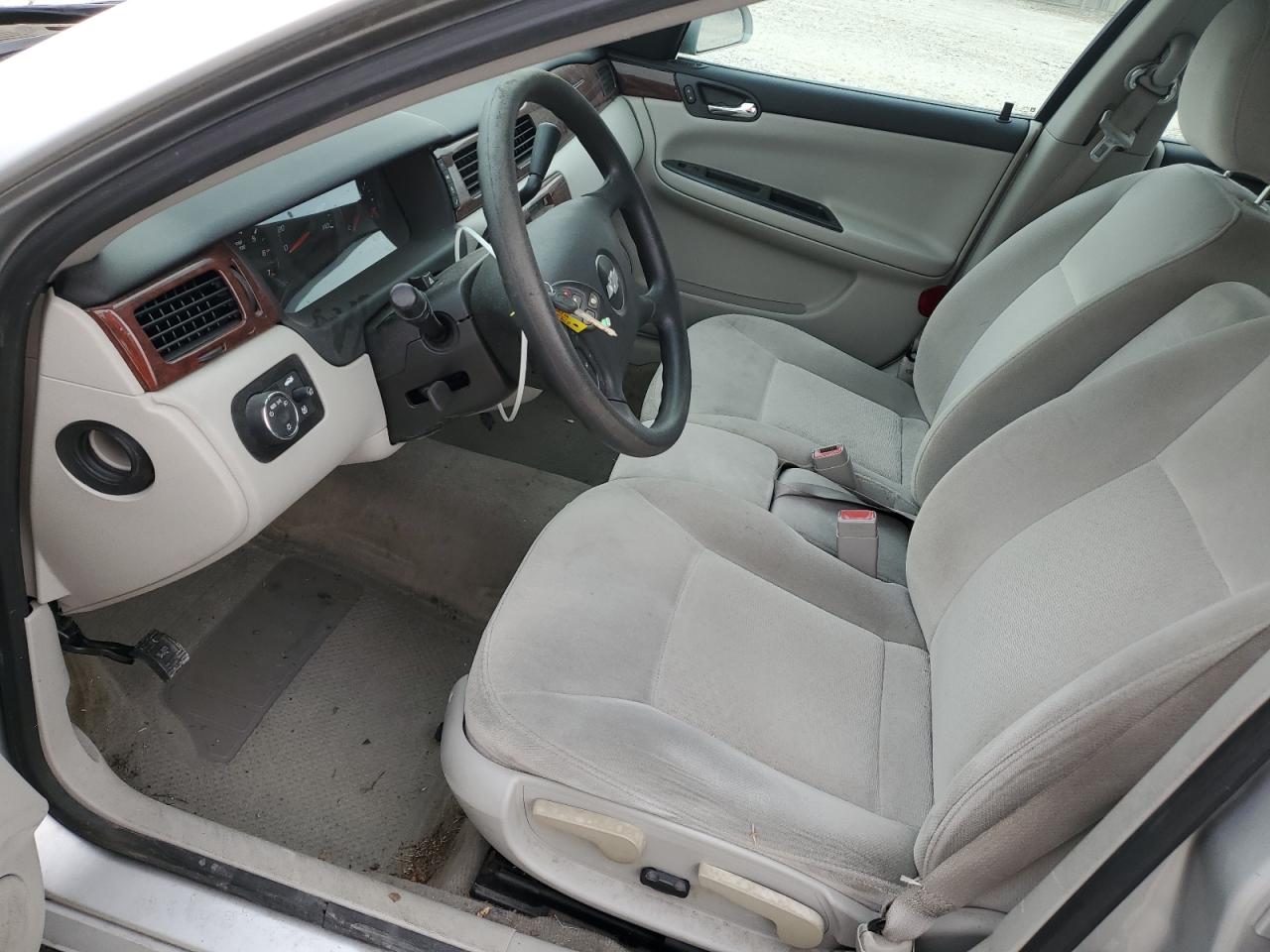 2010 Chevrolet Impala - Image 7