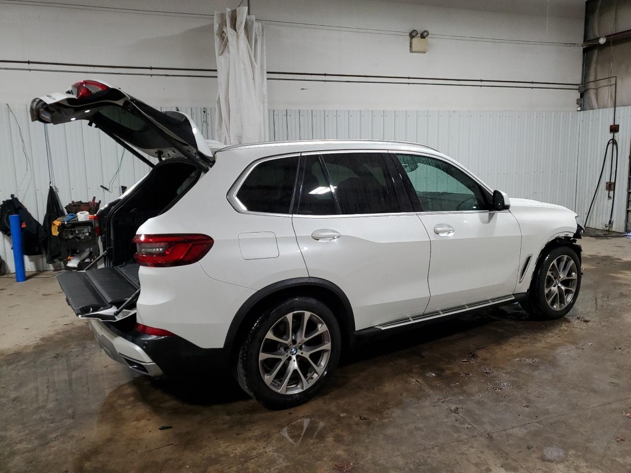 2019 BMW X5 - Image 3