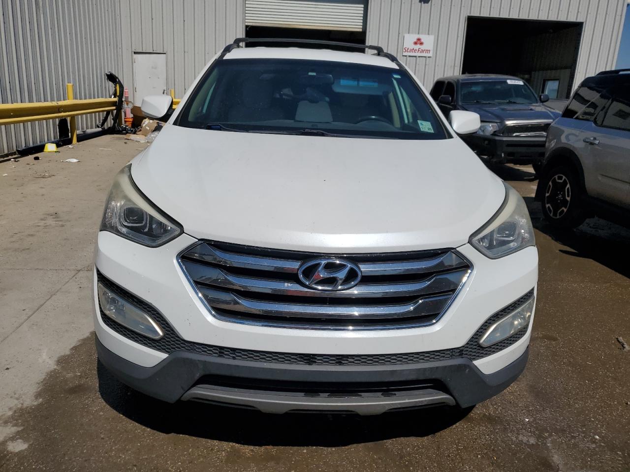 2014 Hyundai Santa Fe - Image 5