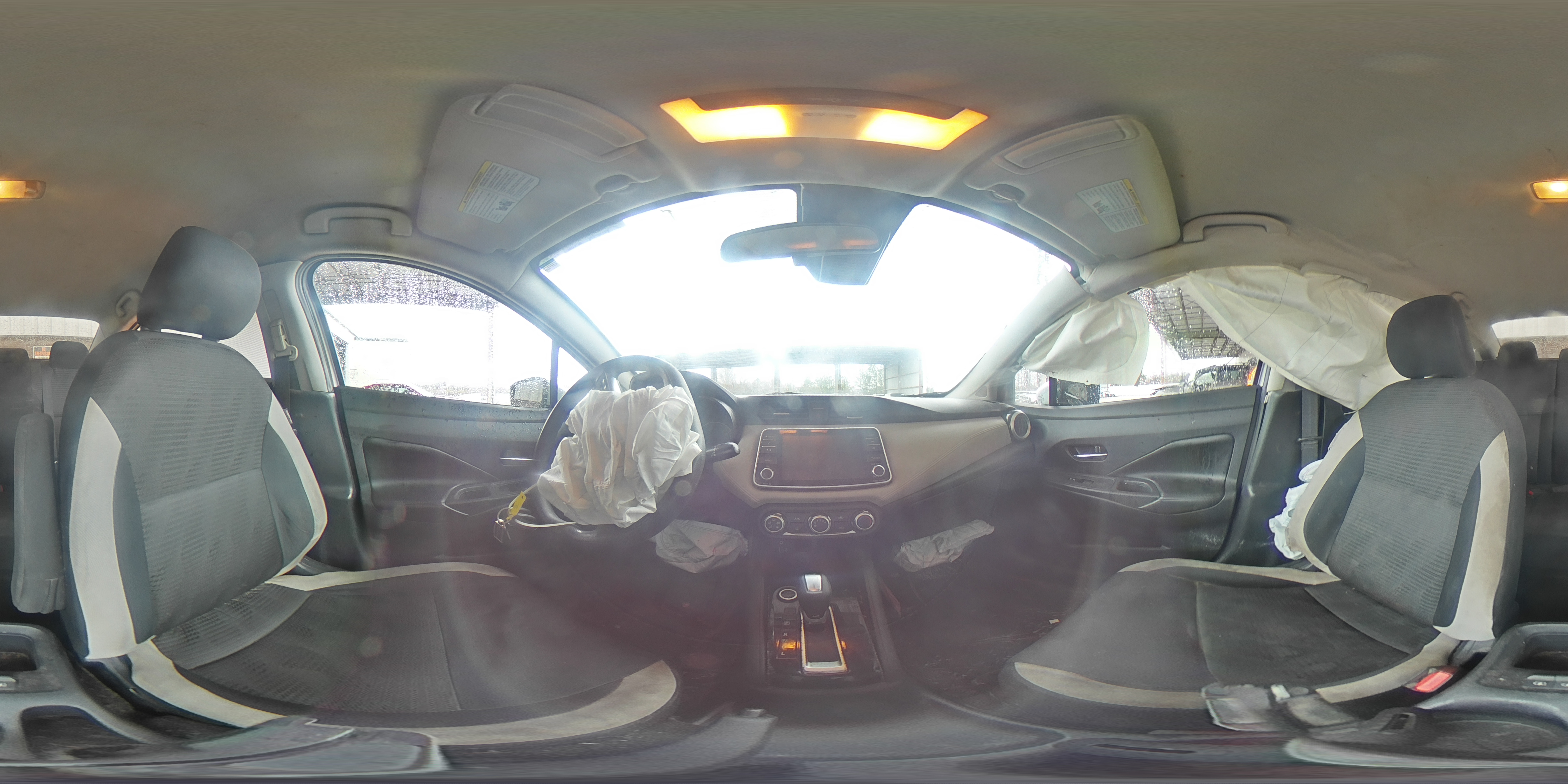 2020 Nissan Versa - Image 13