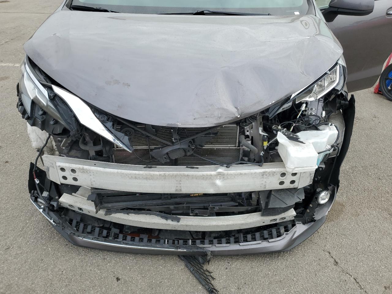 2021 Toyota Sienna - Image 12