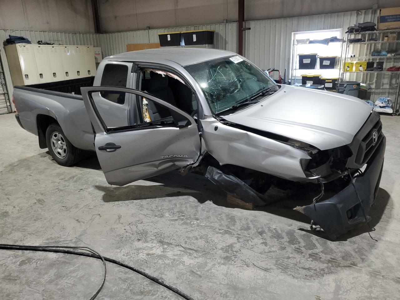 2015 Toyota Tacoma - Image 4
