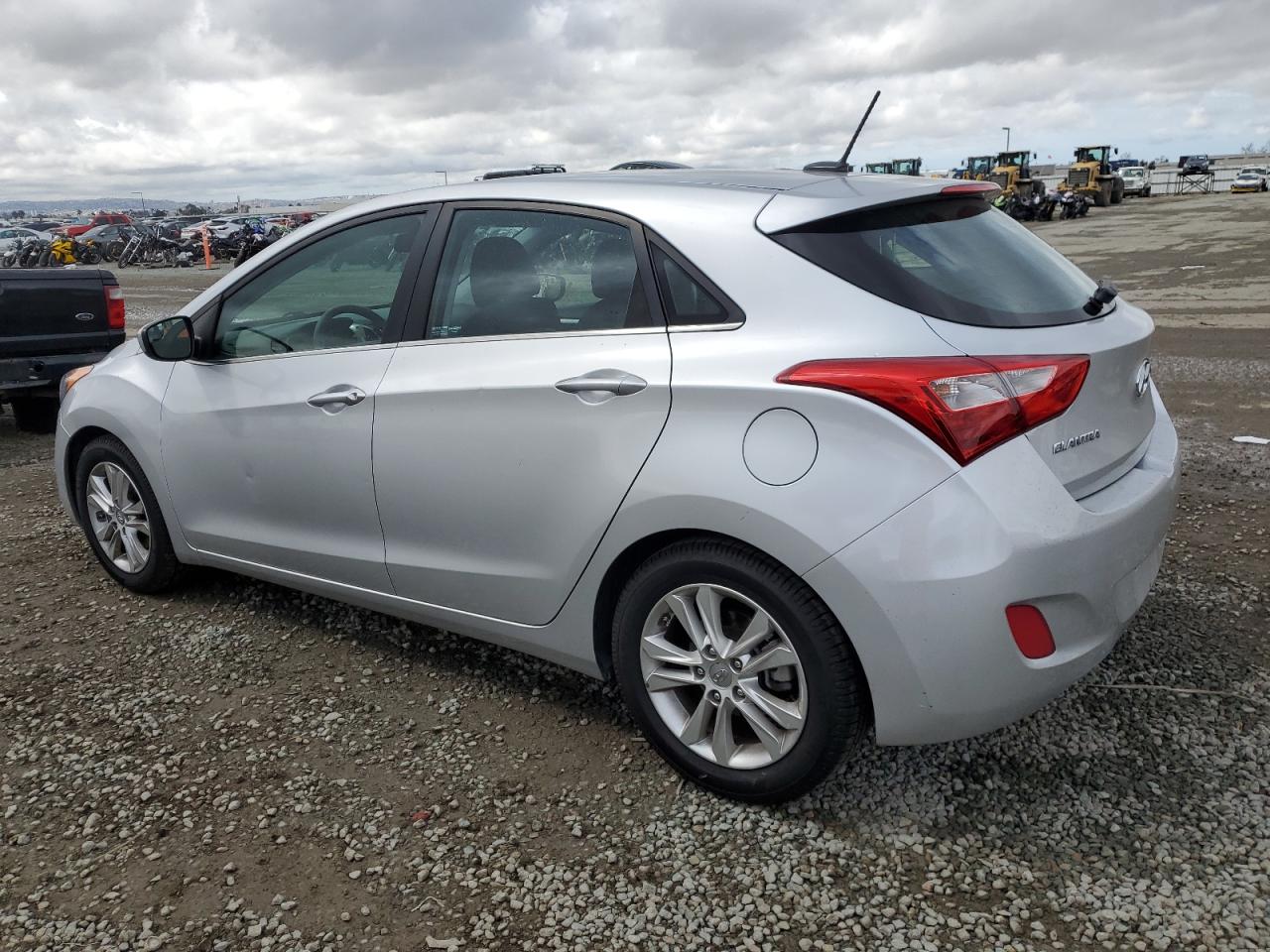 2014 Hyundai Elantra - Image 2