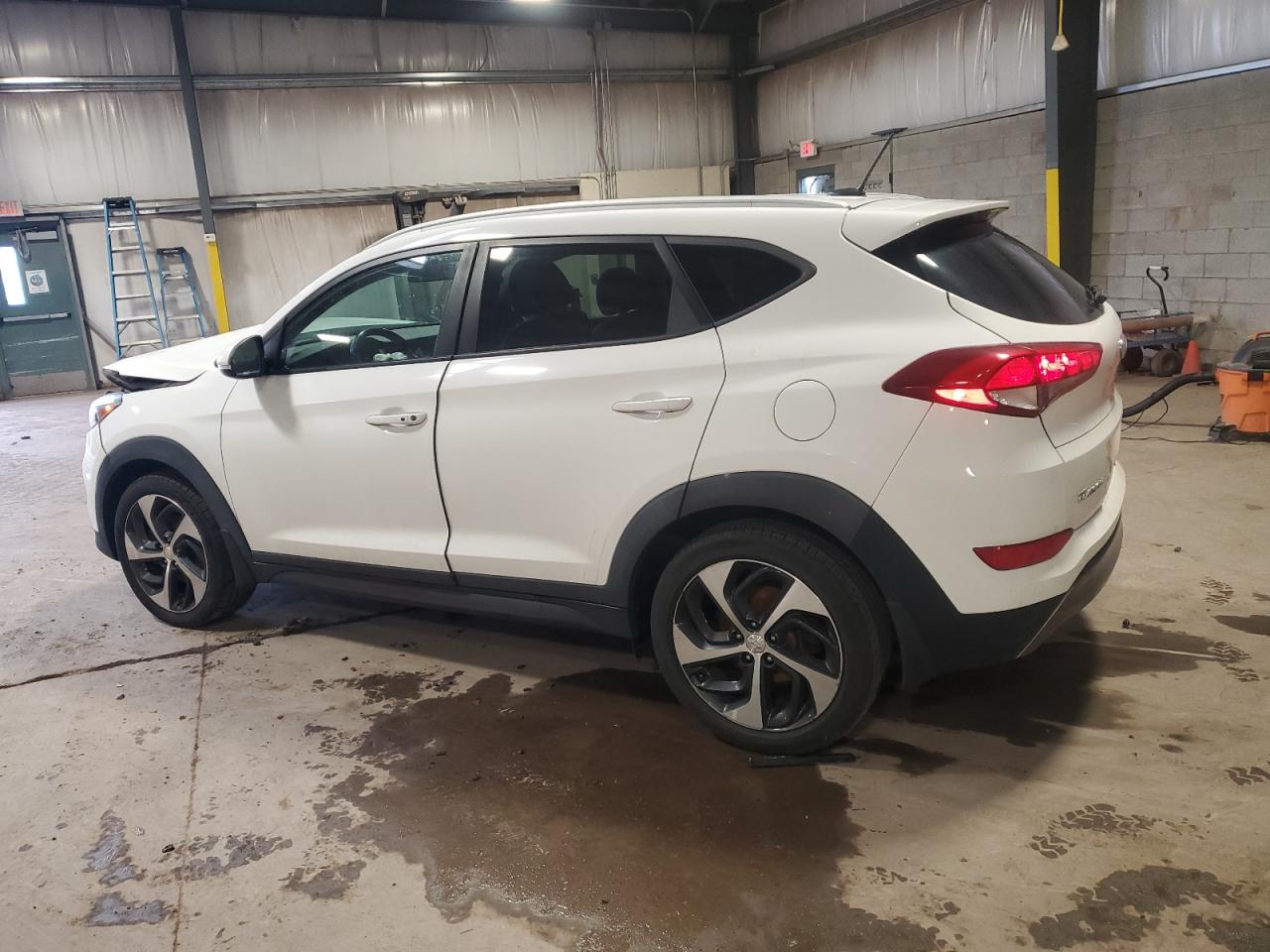 2016 Hyundai Tucson - Image 2