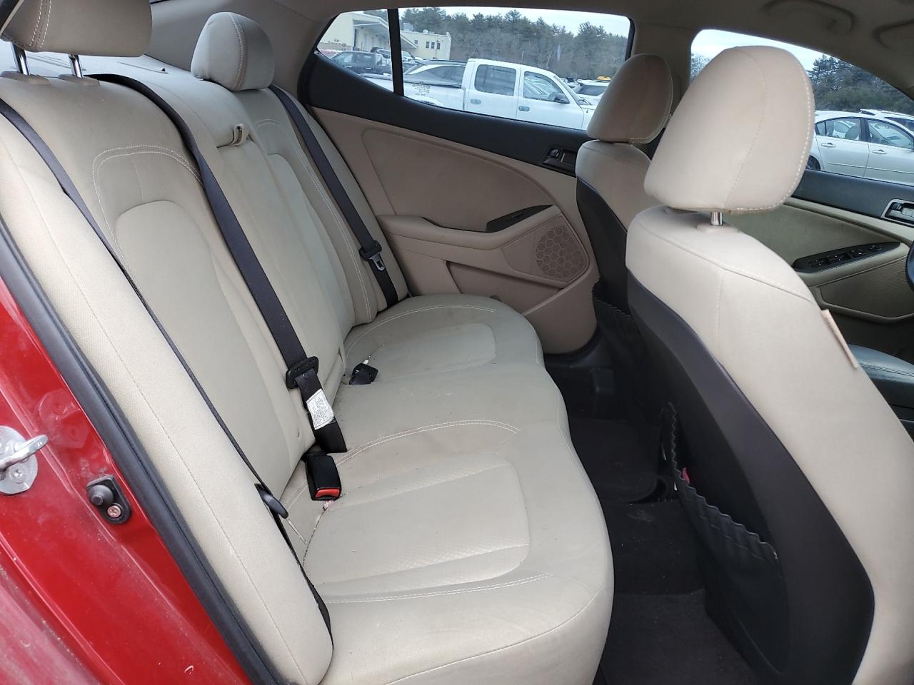 2011 Kia Optima - Image 10