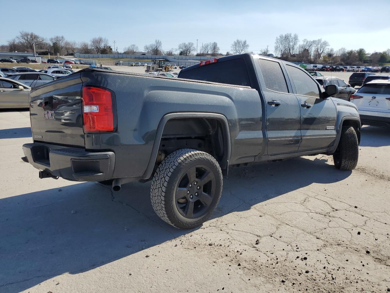 2017 GMC Sierra - Image 3