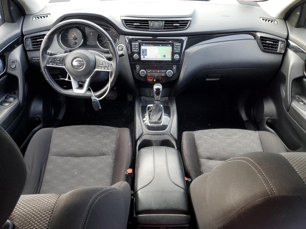 JN1BJ1CR7HW126907 NISSAN ROGUE 2017