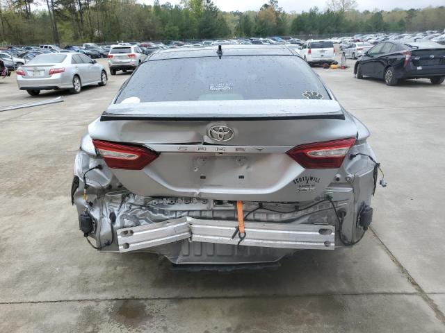  TOYOTA CAMRY 2020 Srebrny