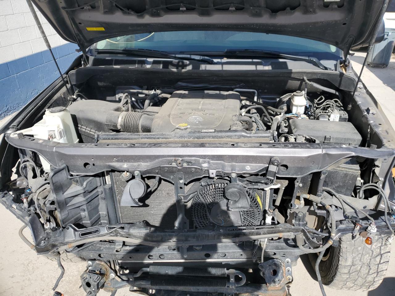 2015 Toyota Sequoia - Image 12