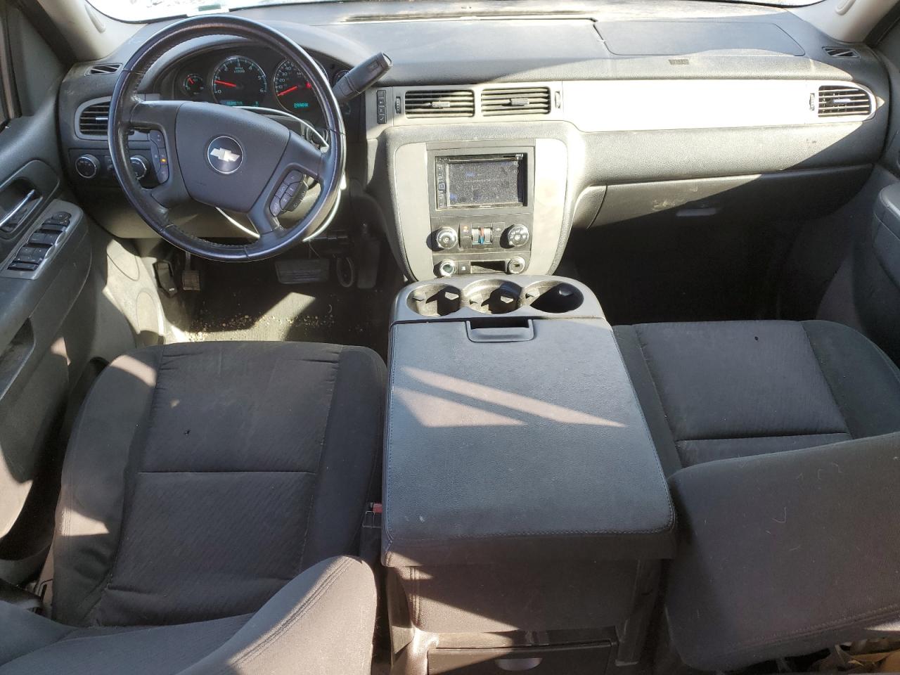 2010 Chevrolet Avalanche - Image 8